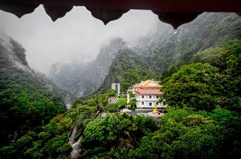 Der Daxiong Gongshan Park - Ein mystisches Paradies voller Kultur und atemberaubender Aussichten!