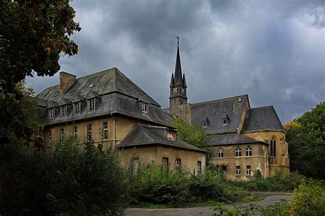  Das Gönchen Kloster: Ein spiritueller Ort der Stille und Mystik in Qamdo!