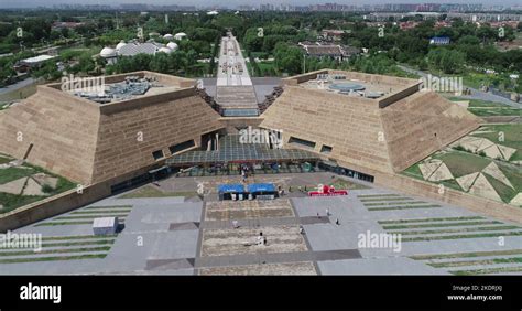  Das Mausoleum von  Wang Zhaojun: Ein historisches Juwel der Inneren Mongolei