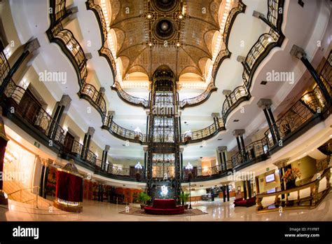  Das Yperner Rathaus: Ein architektonisches Juwel aus dem Mittelalter!