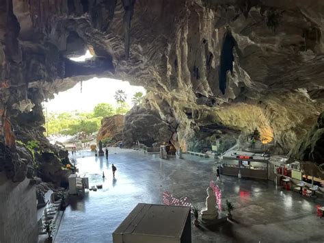 Der Kek Lok Tong Tempel: Eine geheimnisvolle Oase der Ruhe und Schönheit in Ipoh!