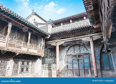 Der Wang Family Courtyard: Ein historisches Juwel voller Geheimnisse und faszinierender Architektur!