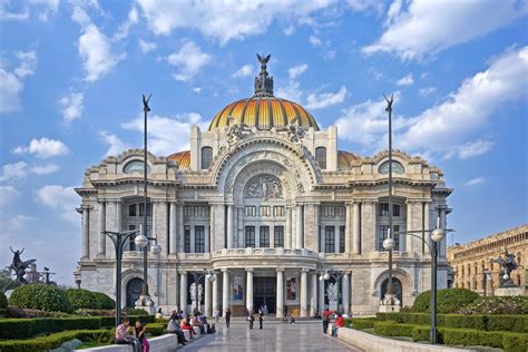  Der Palacio de Bellas Artes: Ein Triumph der Kunst und Architektur!