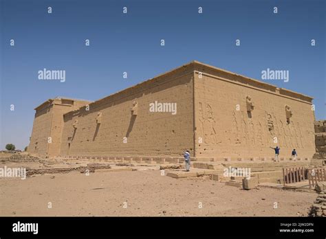 Der Tempel von Hathor in Dendera – Eine Oase der Schönheit und mystischer Energie!